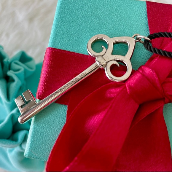 Tiffany and Co. Fleur de lis Key Necklace - Picture 2 of 7
